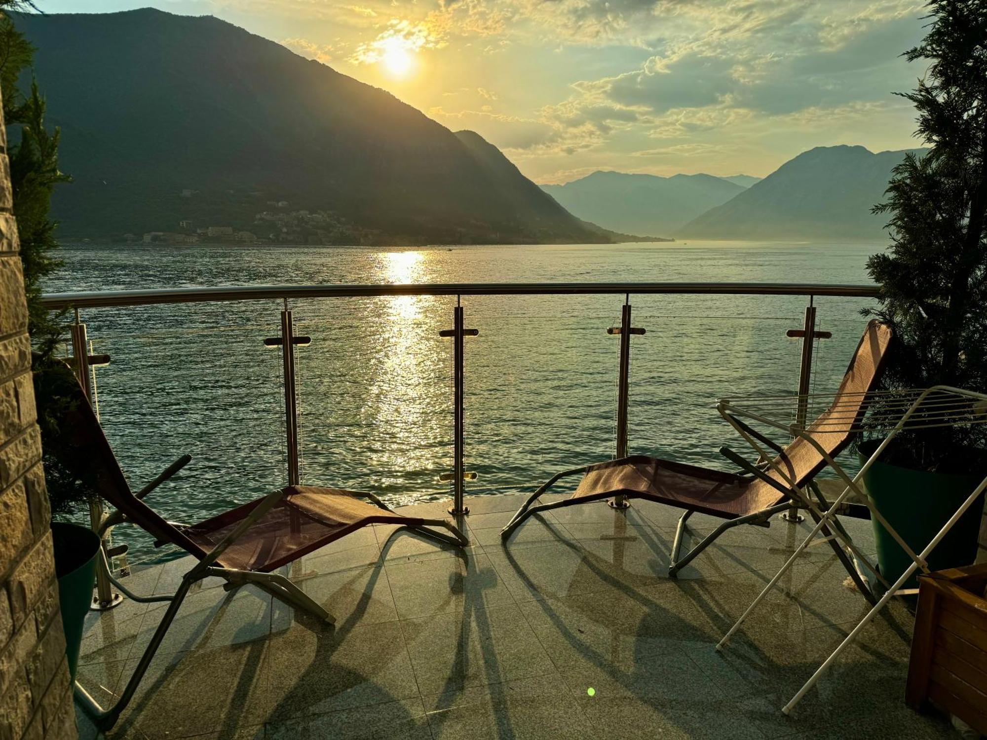 Aparthotel Maxim Kotor Exterior photo