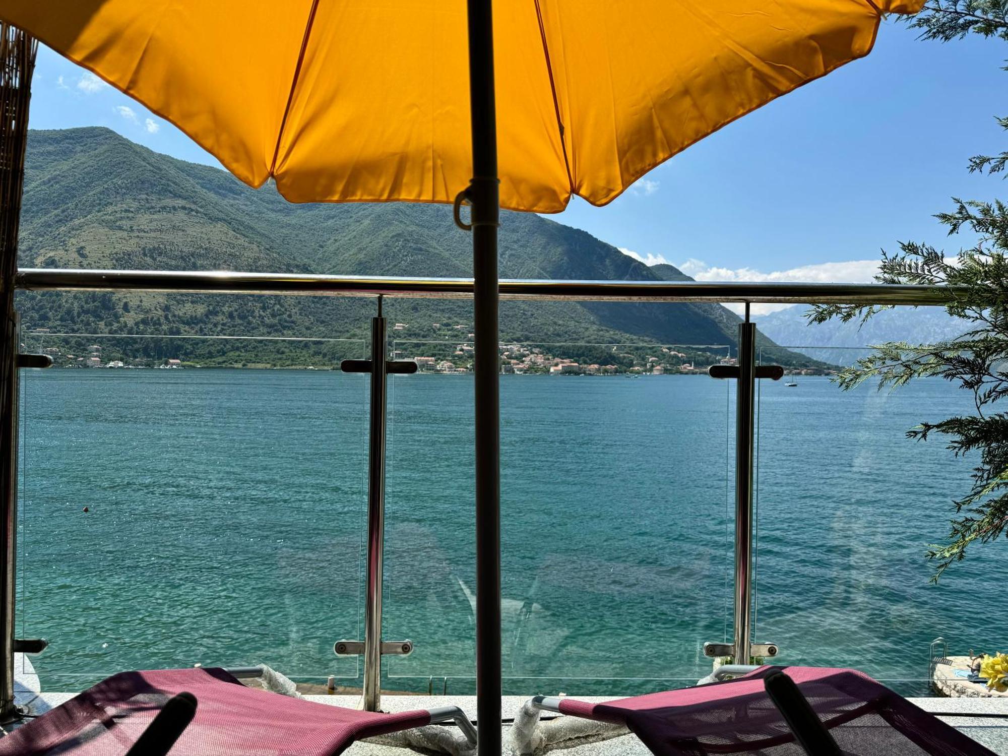 Aparthotel Maxim Kotor Exterior photo